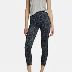 SPANX Womens Look At‎ Me Now Seamless Cropped Leggings XL Gray Leopard Print
